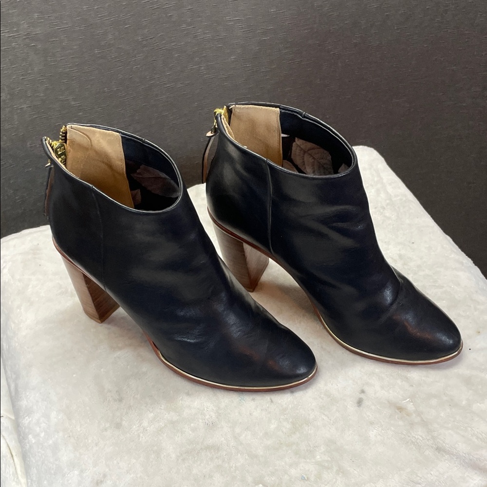 Ted Baker Black Leather Ankle Booties